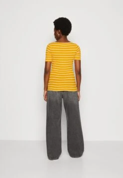 Anna Field T-Shirt Print - Dark Yellow/White -Anna Field 6266442cd1aa4081b5fa7a1857bda977